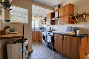Kitchen- click for photo gallery